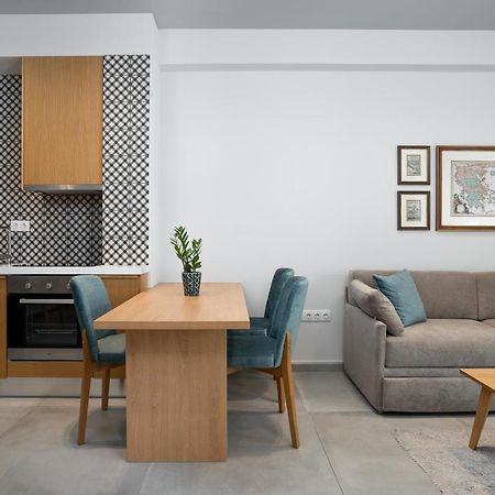 Crown Designed Apartments Atene Esterno foto