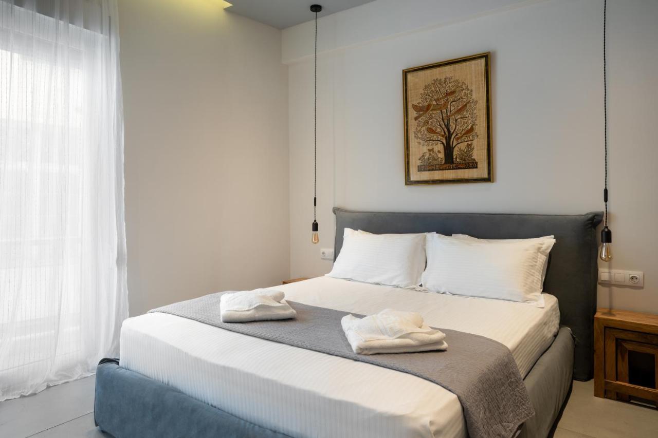 Crown Designed Apartments Atene Esterno foto