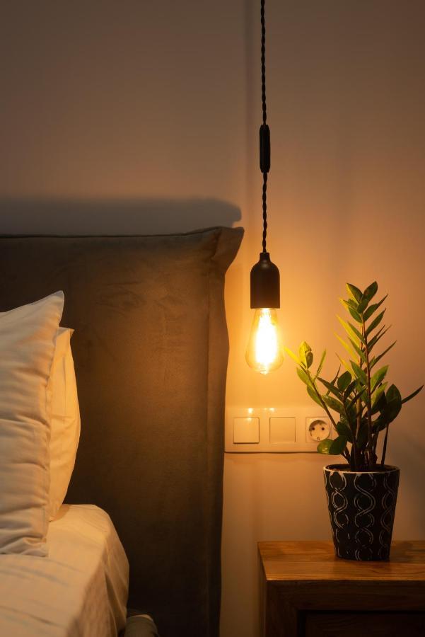Crown Designed Apartments Atene Esterno foto