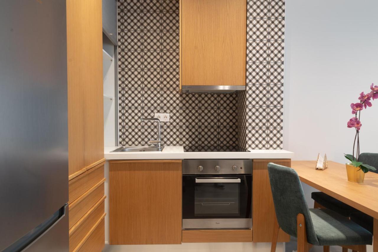Crown Designed Apartments Atene Esterno foto
