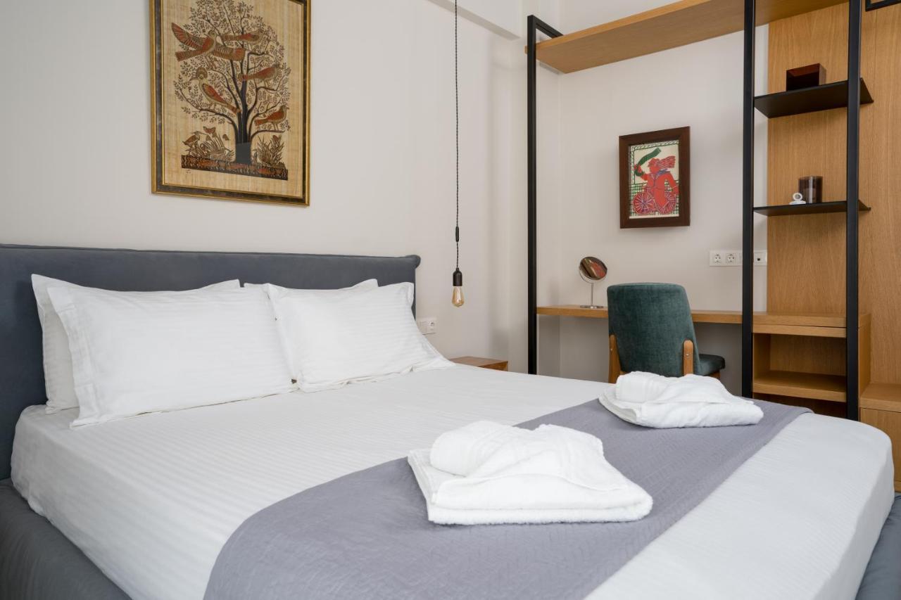 Crown Designed Apartments Atene Esterno foto