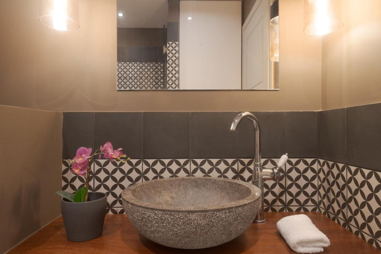 Crown Designed Apartments Atene Esterno foto