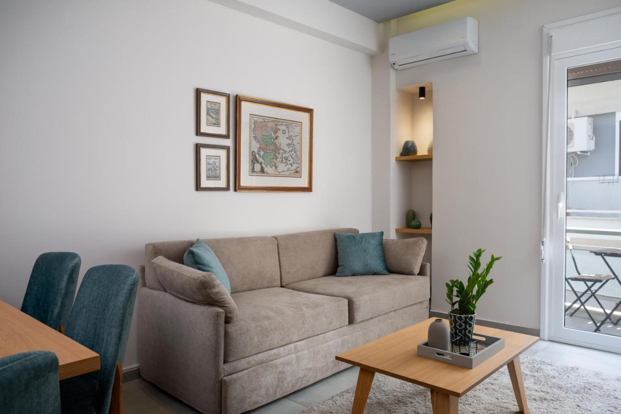 Crown Designed Apartments Atene Esterno foto