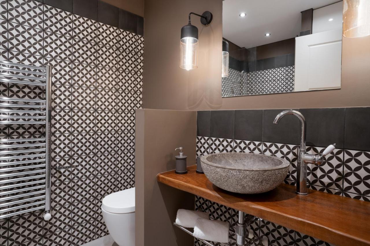 Crown Designed Apartments Atene Esterno foto