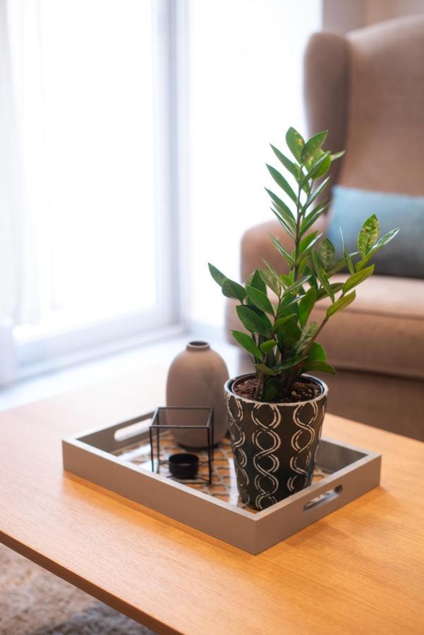 Crown Designed Apartments Atene Esterno foto